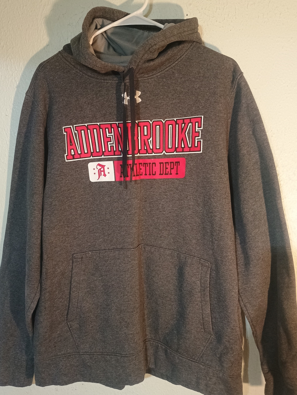 Under Armor Men's Medium Pullover Hoodie